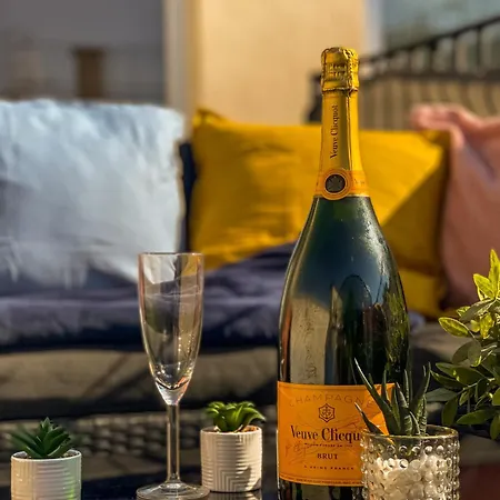 Lejlighed Luxurious Penthouse In The Heart Of